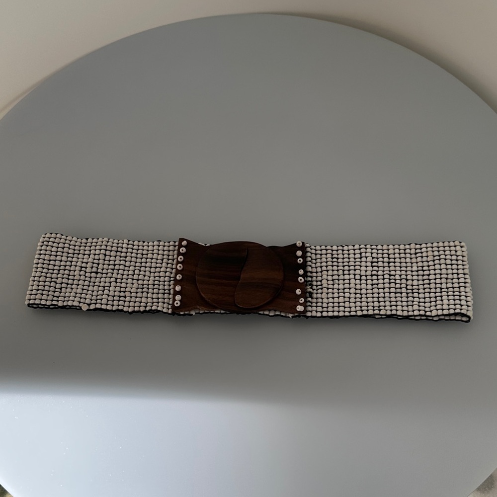 Hand made belt White Beaded Belt with Wooden Accent